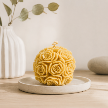Preview: Bienenwachskerze mit Rosenmotiv