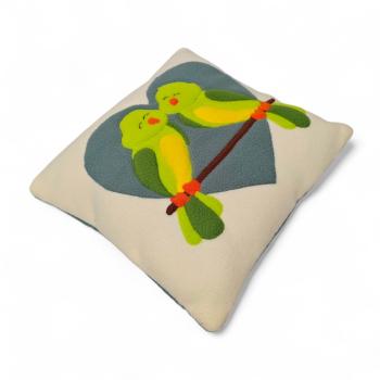 Kuschelkissen „Vogelpaar im Herz“