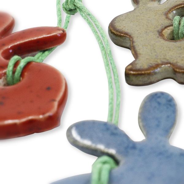 Bunte Hasen-Anhänger, 6-teilig mit Bändchen