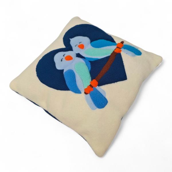 Kuschelkissen „Vogelpaar im Herz“