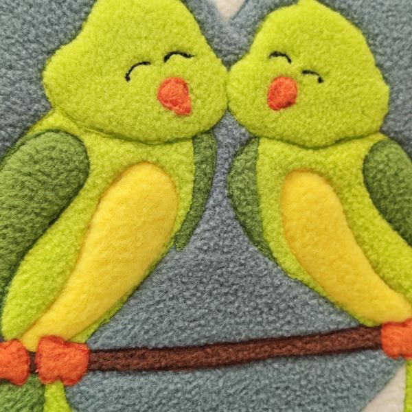 Kuschelkissen „Vogelpaar im Herz“